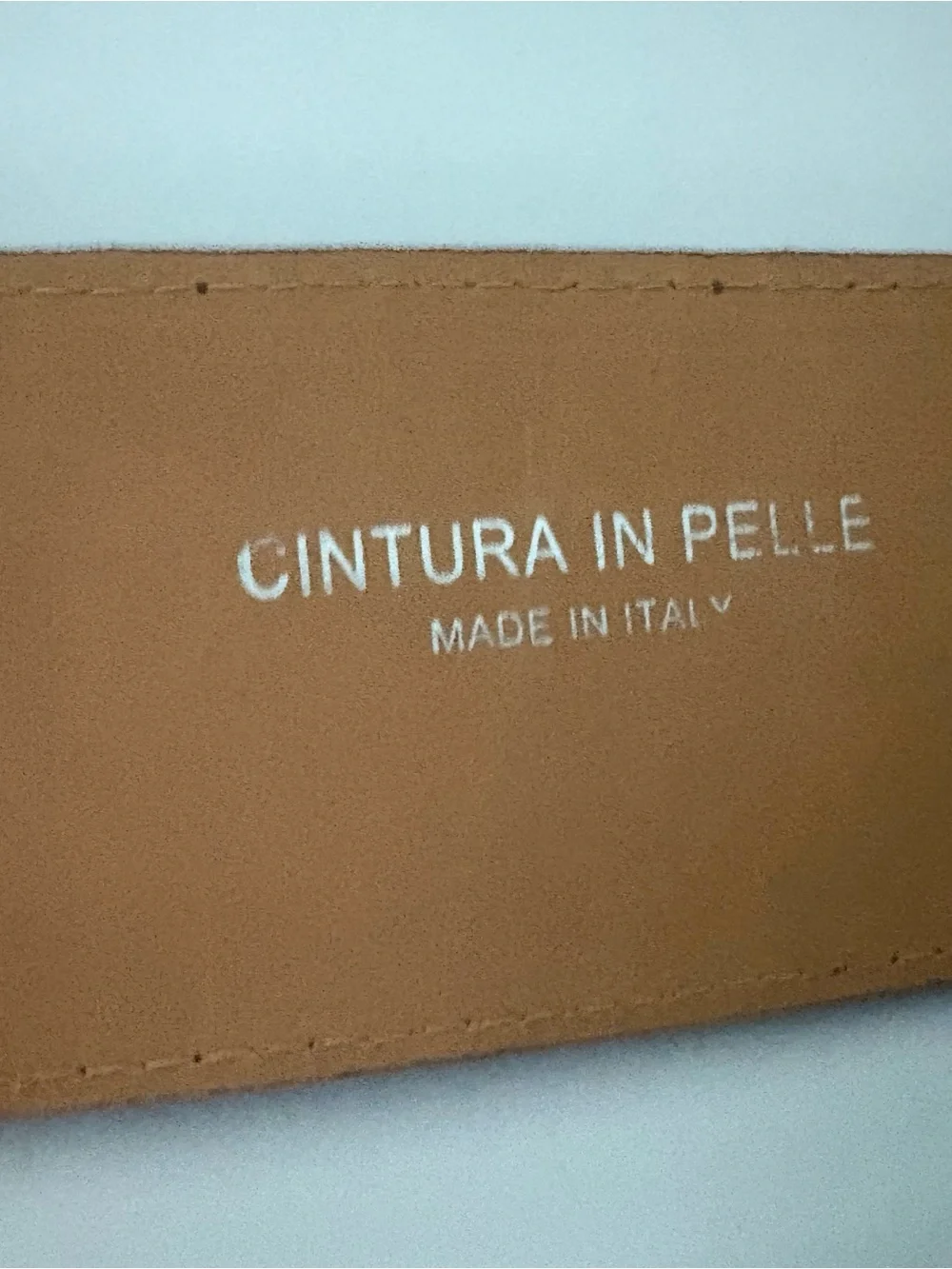 Women’s Gray Crocodile-Embossed Leather Belt Made in Italy silver buckle